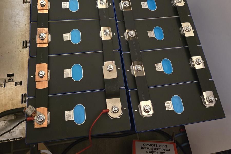 DIY LiFePO4 battery cell assembly review